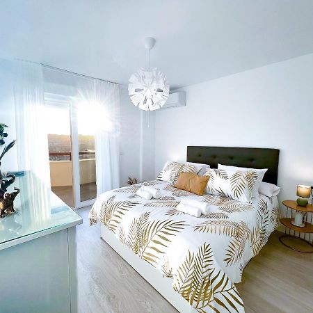 Apartamento A 900 M De La Playa Y Con Vistas Al Mar En Фуенхірола Екстер'єр фото