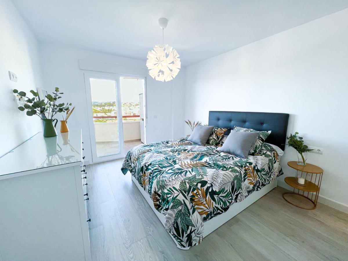 Apartamento A 900 M De La Playa Y Con Vistas Al Mar En Фуенхірола Екстер'єр фото