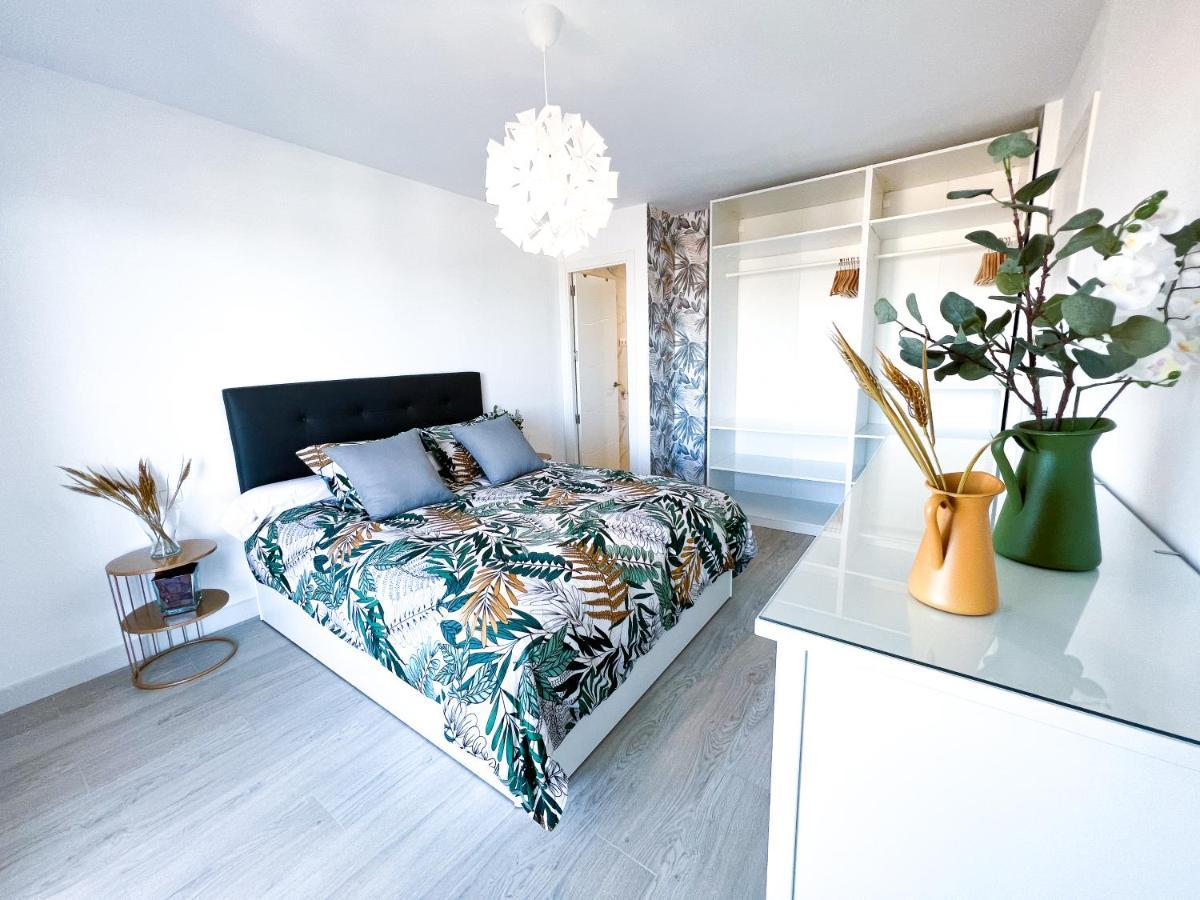 Apartamento A 900 M De La Playa Y Con Vistas Al Mar En Фуенхірола Екстер'єр фото