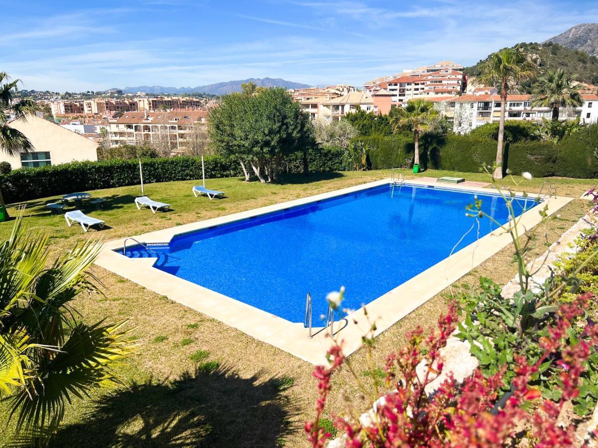 Apartamento A 900 M De La Playa Y Con Vistas Al Mar En Фуенхірола Екстер'єр фото