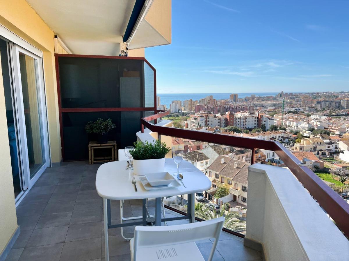 Apartamento A 900 M De La Playa Y Con Vistas Al Mar En Фуенхірола Екстер'єр фото