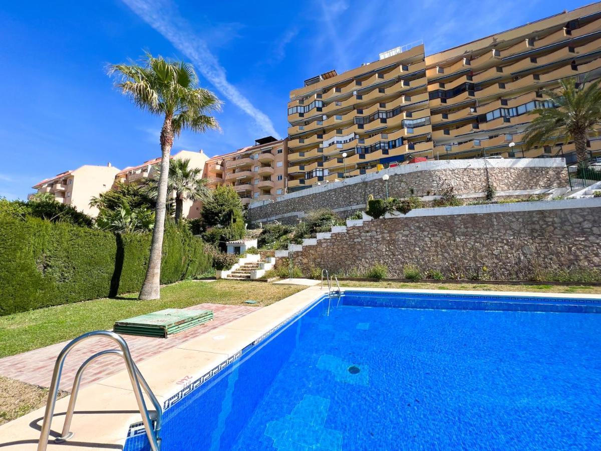 Apartamento A 900 M De La Playa Y Con Vistas Al Mar En Фуенхірола Екстер'єр фото