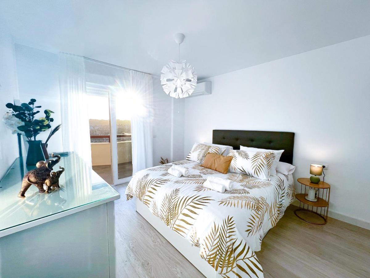 Apartamento A 900 M De La Playa Y Con Vistas Al Mar En Фуенхірола Екстер'єр фото