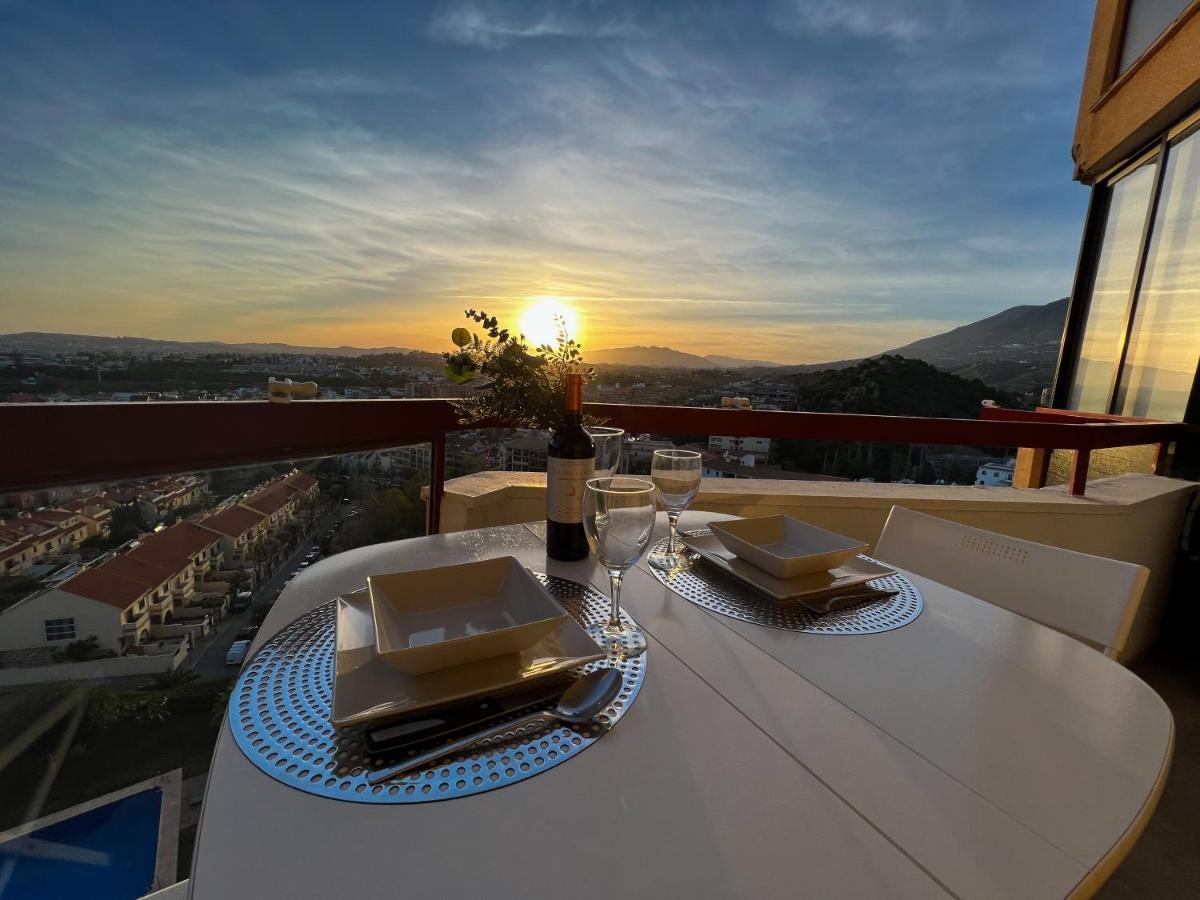 Apartamento A 900 M De La Playa Y Con Vistas Al Mar En Фуенхірола Екстер'єр фото