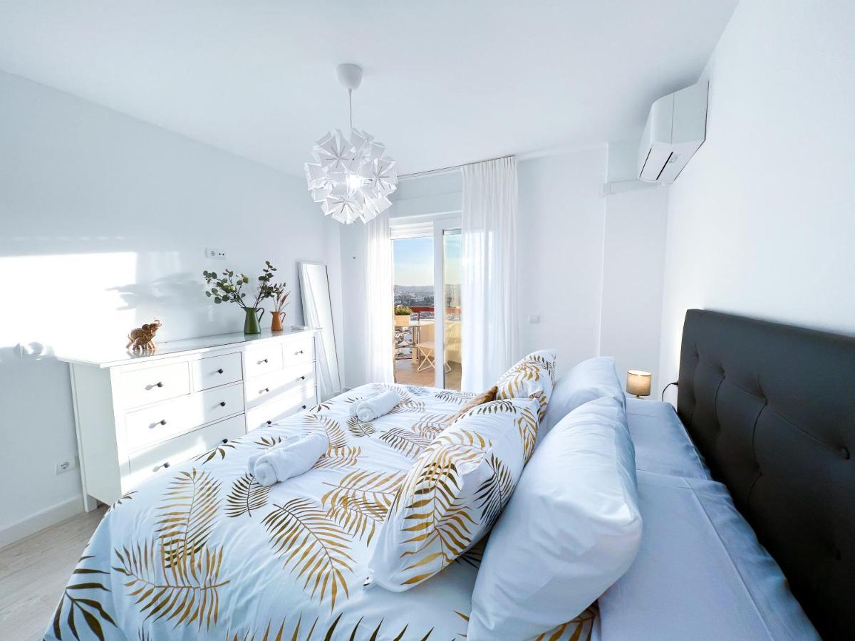 Apartamento A 900 M De La Playa Y Con Vistas Al Mar En Фуенхірола Екстер'єр фото