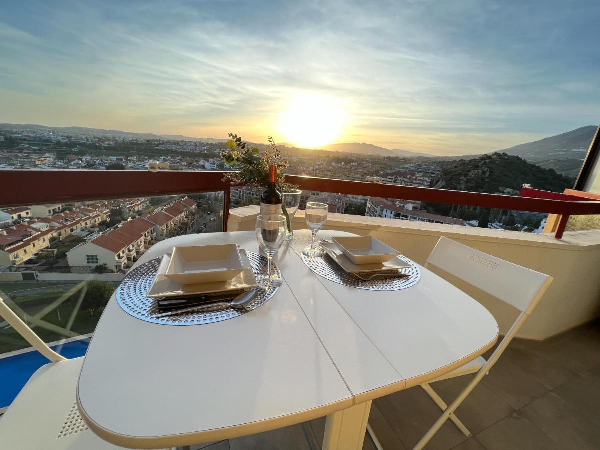 Apartamento A 900 M De La Playa Y Con Vistas Al Mar En Фуенхірола Екстер'єр фото