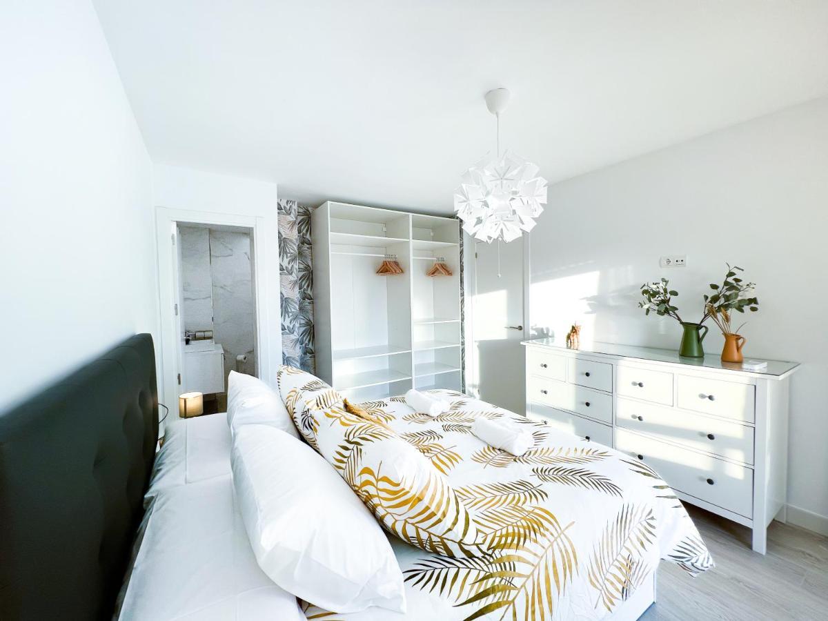 Apartamento A 900 M De La Playa Y Con Vistas Al Mar En Фуенхірола Екстер'єр фото