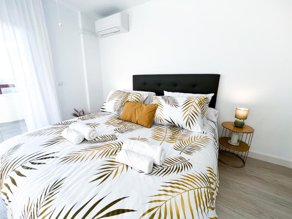Apartamento A 900 M De La Playa Y Con Vistas Al Mar En Фуенхірола Екстер'єр фото